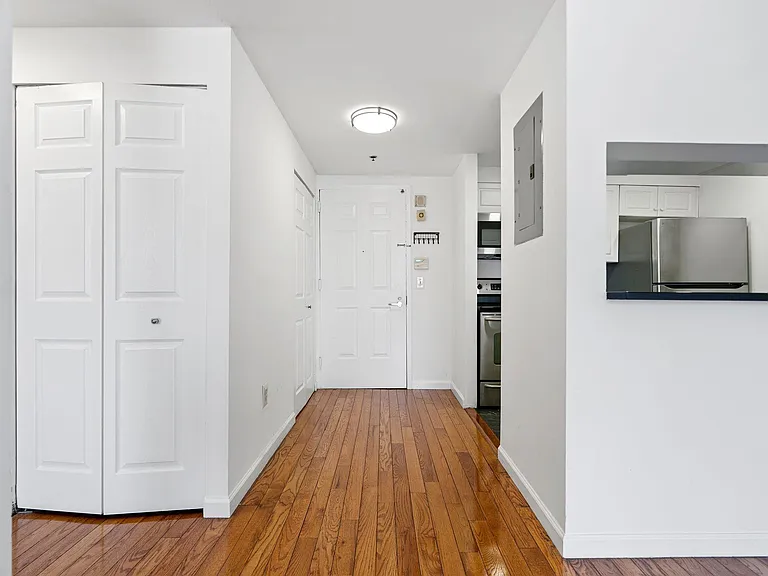 1 2nd St #2506 — Photo 7