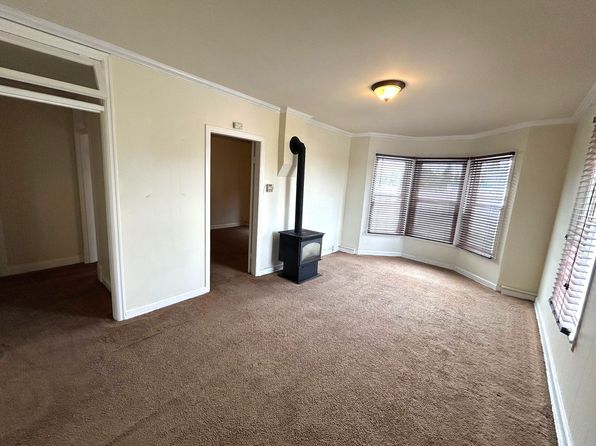 3414 1/2 Everett Ave