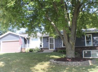 4246 Applewood Ct, Loves Park, IL 61111