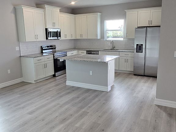 5th image of 203 Wright Dr