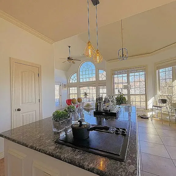 4 bed, 3.5 bath, 3493 sqft, $3,495 — Photo 3