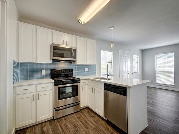 3rd image of 6204 Hyside Dr