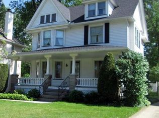 17463 Clifton Blvd, Lakewood, OH 44107