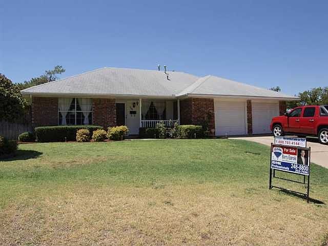 1st image of 308 NW Tanglewood Ln