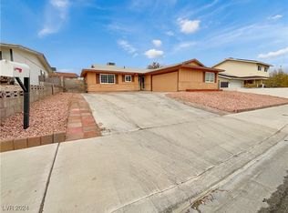 7704 Macaw Ln, Las Vegas, NV 89145