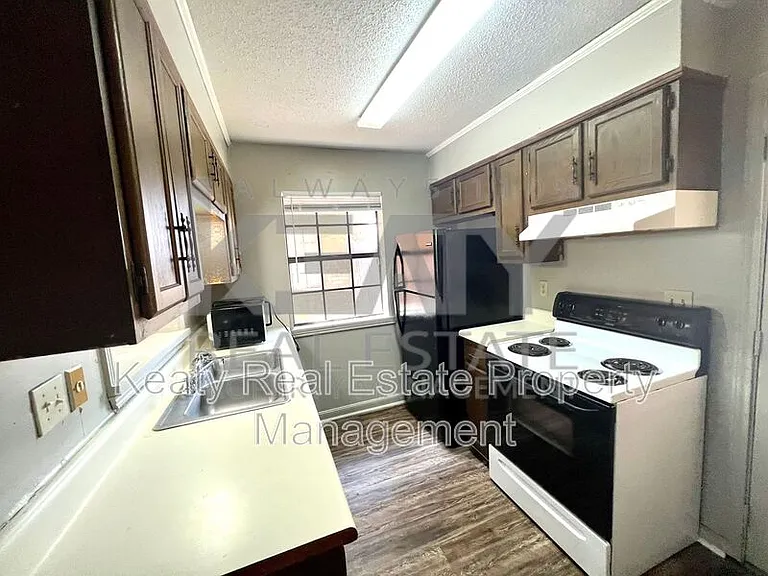 402A Loire Ave — Photo 3