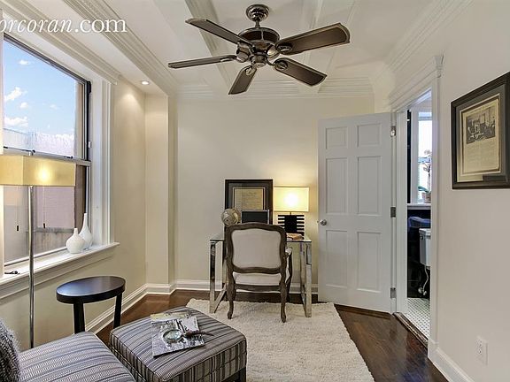 4th image of 333 E 43rd St APT 721