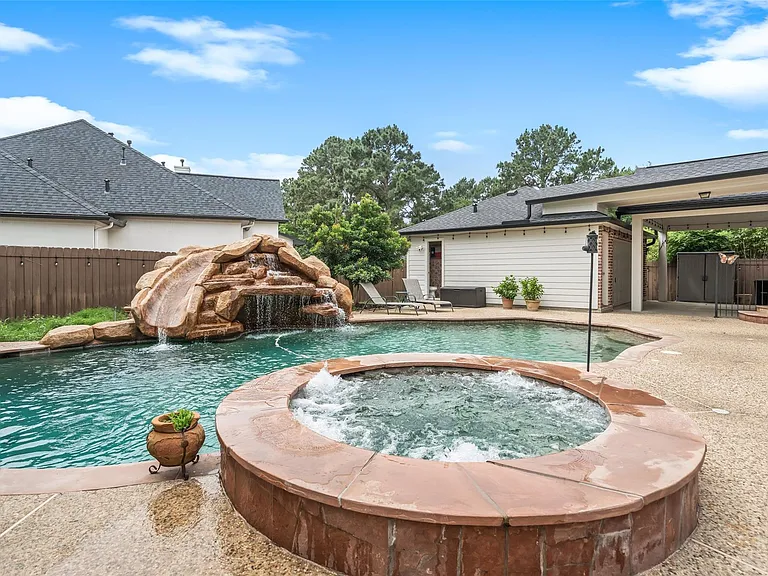 390 Wedgewood Dr — Photo 15