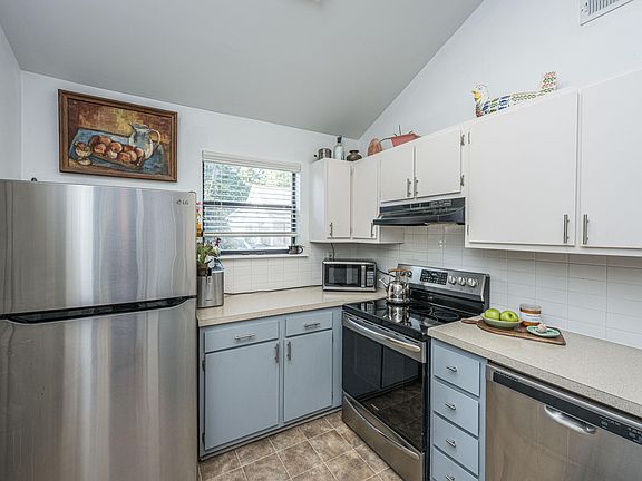 5th image of 935 E Estates Blvd APT C