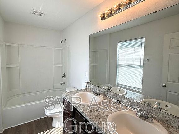 3rd image of 3067 Harbison St
