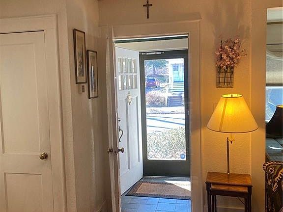 5th image of 239 Kensington Pl