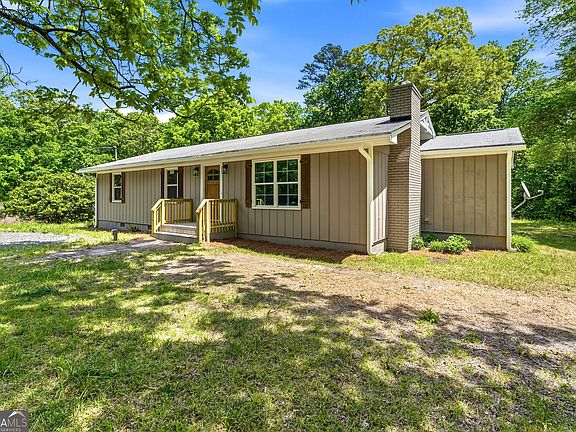 3rd image of 565 Ray Cole Rd