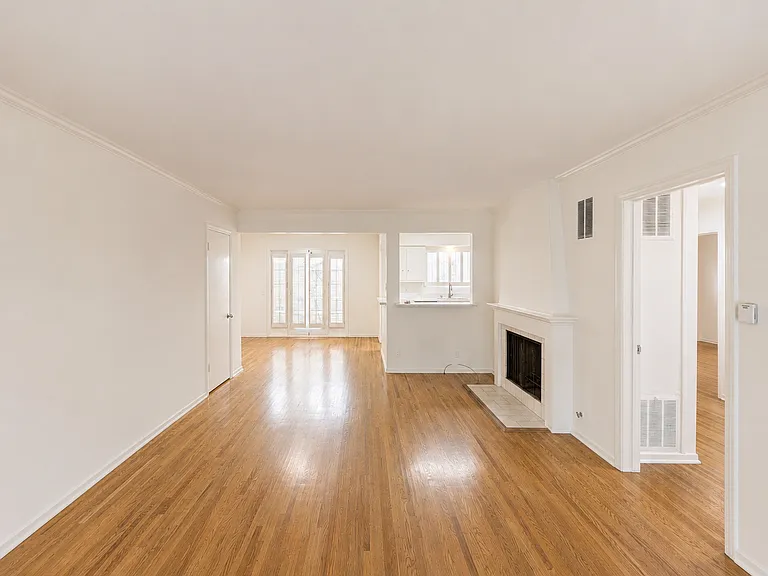 12240 Montana Ave #105 — Photo 9