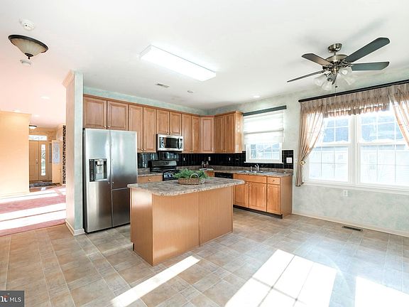 5th image of 342 Randall Ln