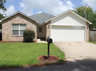 5 Cactus Rd, Mary Esther, FL 32569