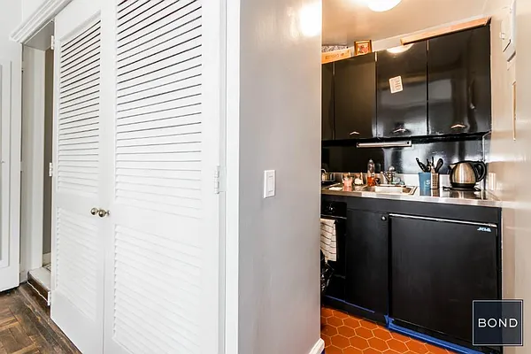 Rented by Bond New York | media 6