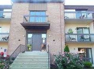 44102 Delaire Landing Rd, Philadelphia, PA 19114