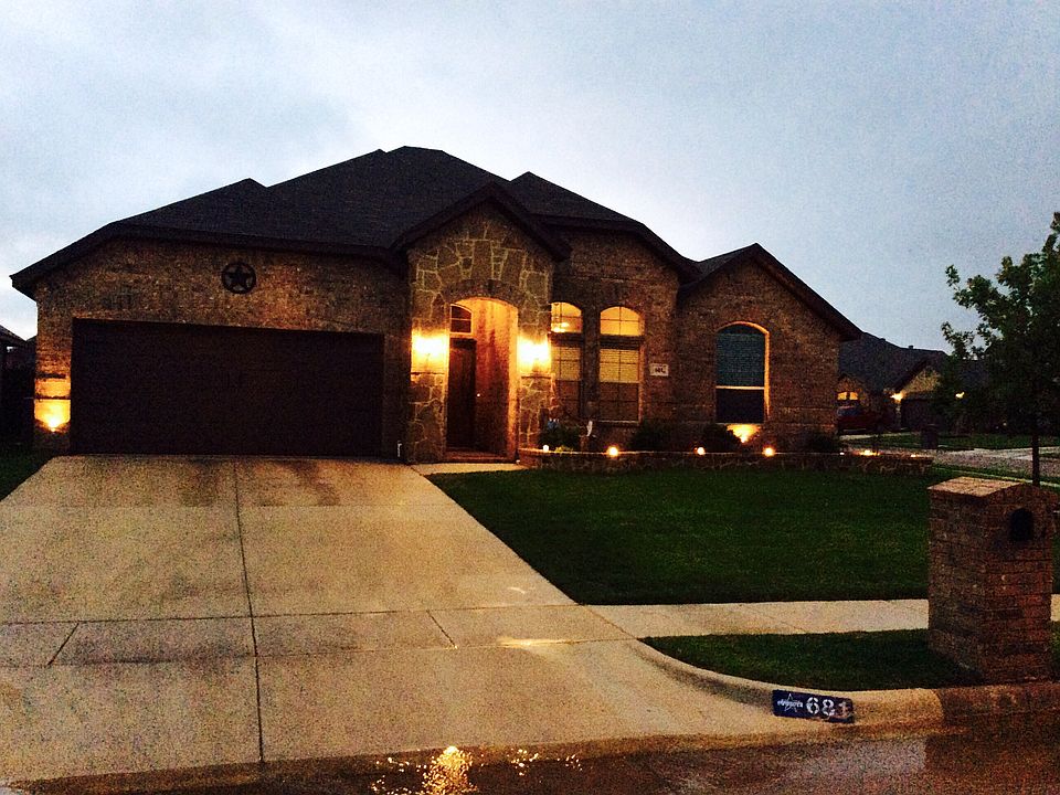 1st image of 681 Plum Dr