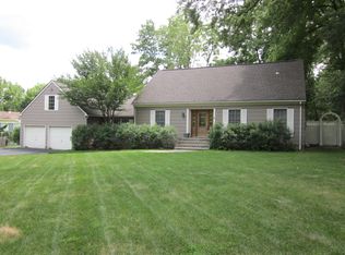 14 Dodie Dr, Parsippany, NJ 07054