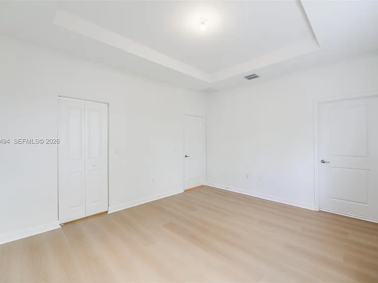640 NE 207th St — Photo 18