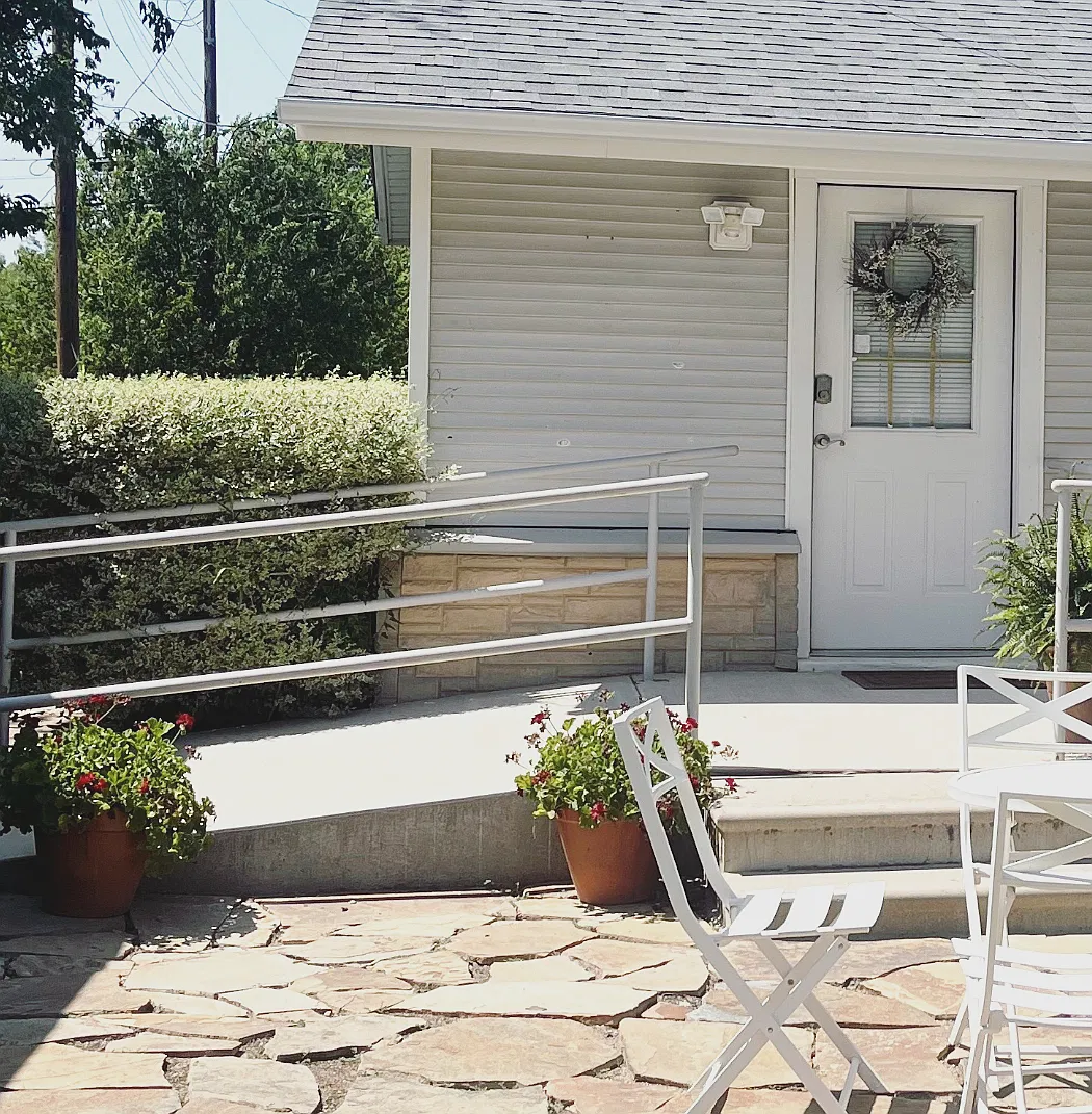 2 bed, 996 sqft, $3,300 — Photo 2