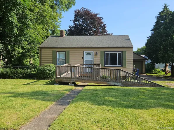 3161 Leith St, Flint, MI 48506
