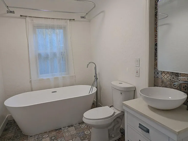 2253 Earl Ave — Photo 12