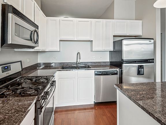 2nd image of 2915 N Clybourn Ave Unit 415