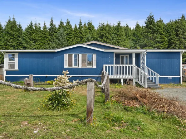 1038 S Island St, Rockaway Beach, OR 97136