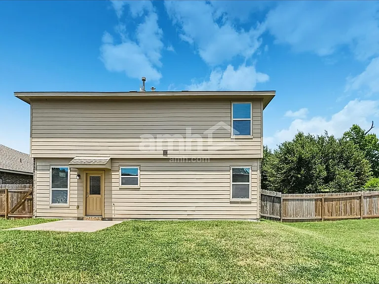 2201 Jefferson Crossing Dr — Photo 18