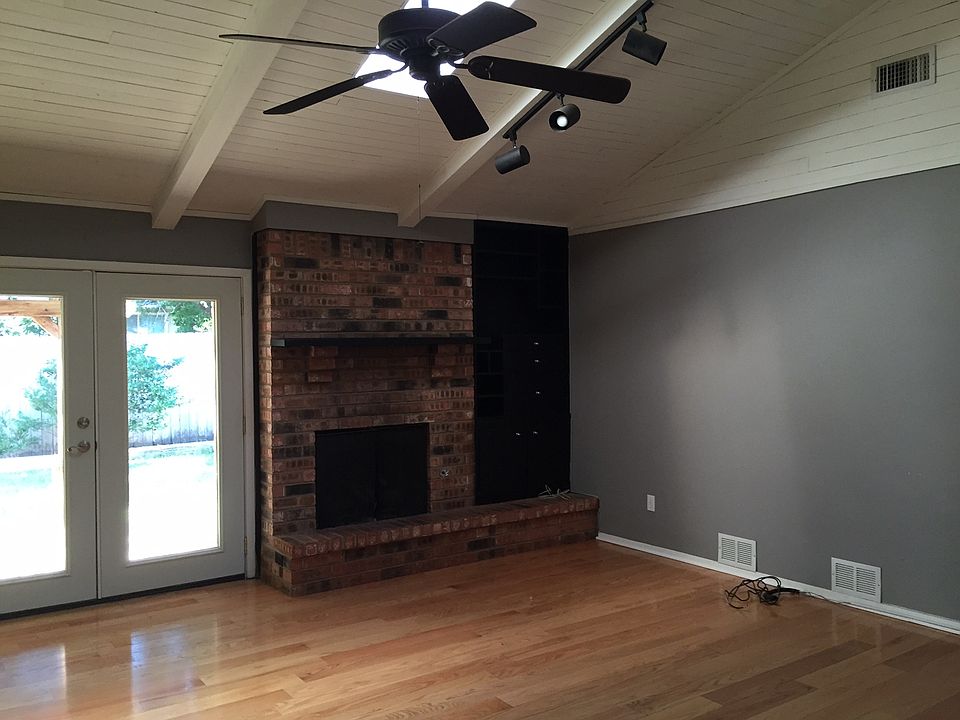 2nd image of 13021 Edwards St