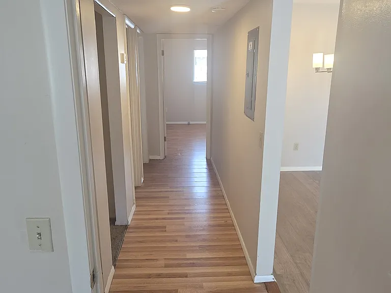367 W Rosewood Ln — Photo 7