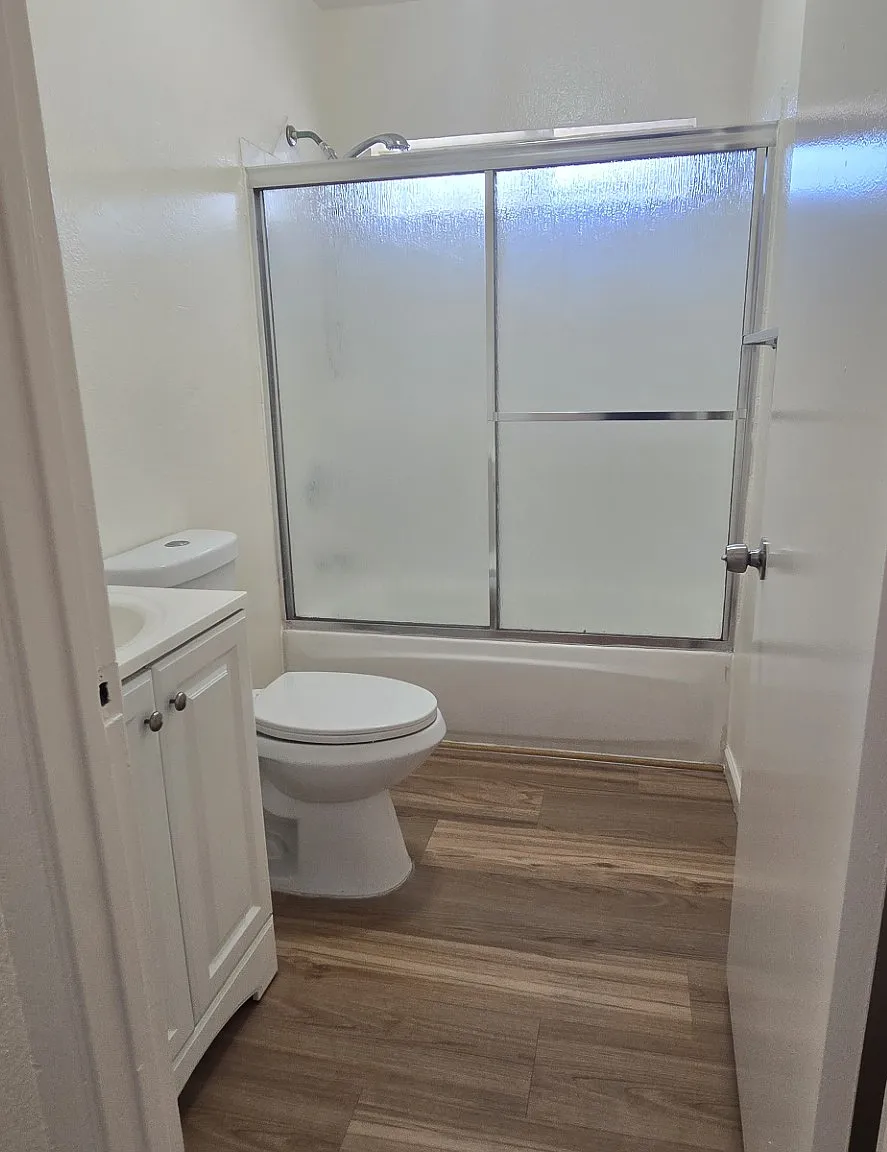 3 bed, 810 sqft, $2,995 — Photo 2