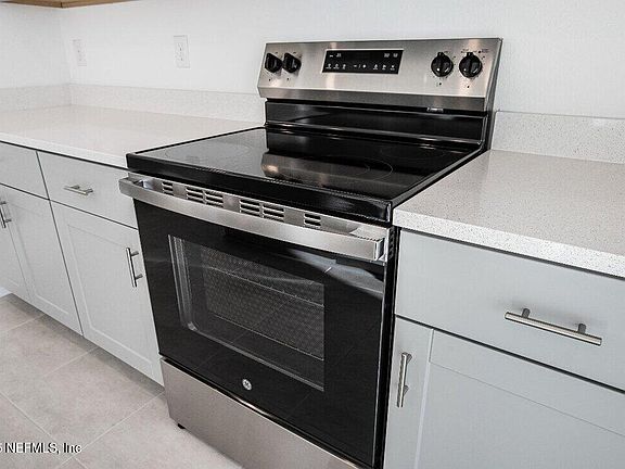 5th image of 8525 LILIAS Circle