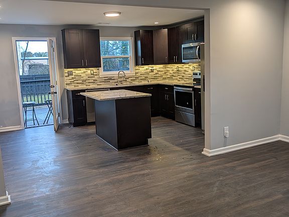 3rd image of 917 Rebel Forest Dr SE