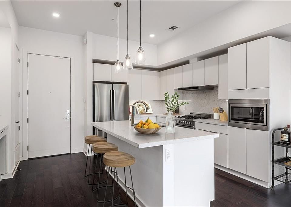 1st image of 207 W Johanna St #109