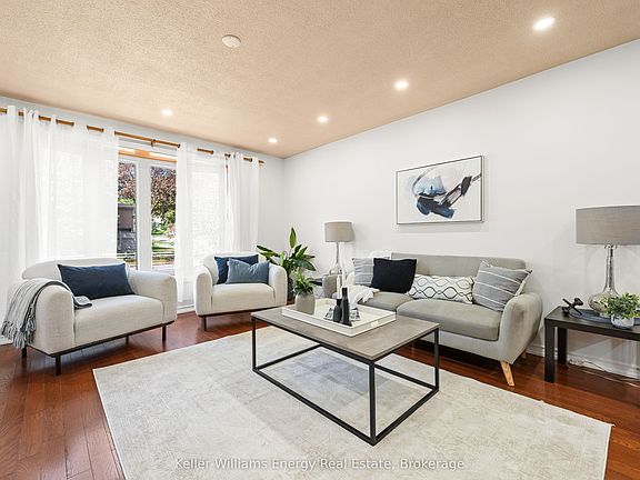 3rd image of 162 Merkley Sq