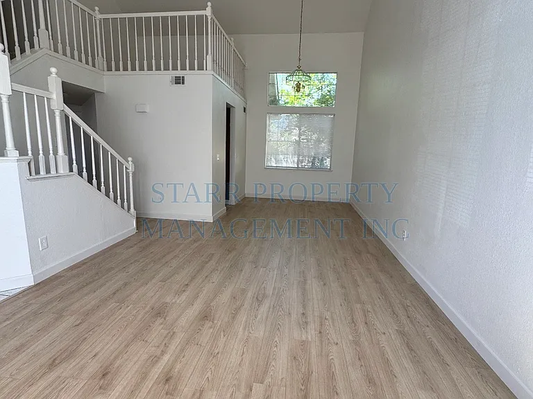 6059 Gentry Ave — Photo 4