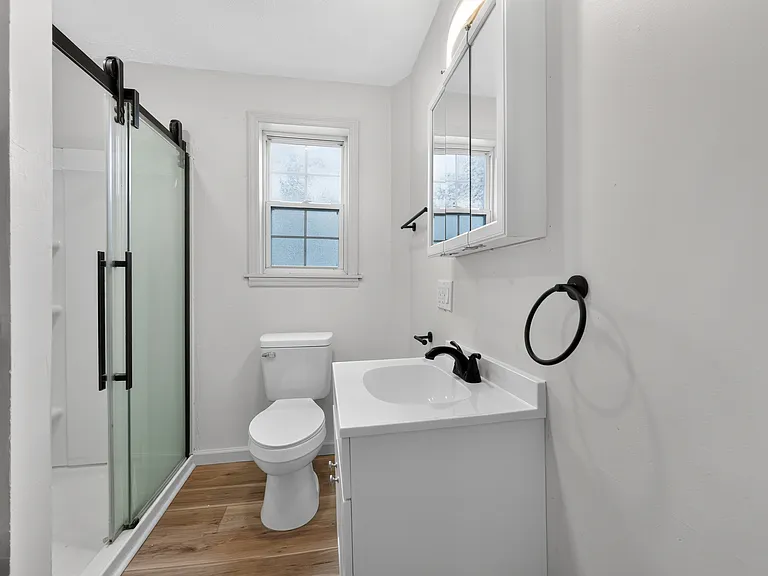 138 Austin Ave — Photo 29