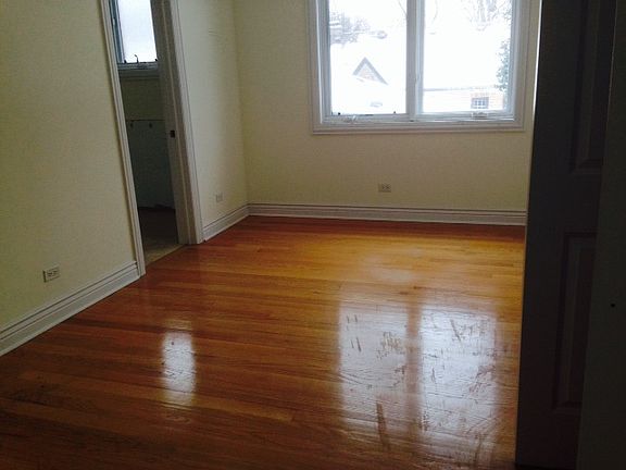 5th image of 8309 Kostner Ave