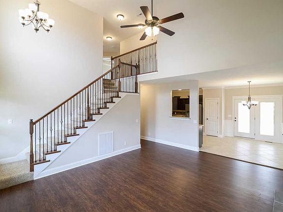 5th image of 3585 Aurora Dr