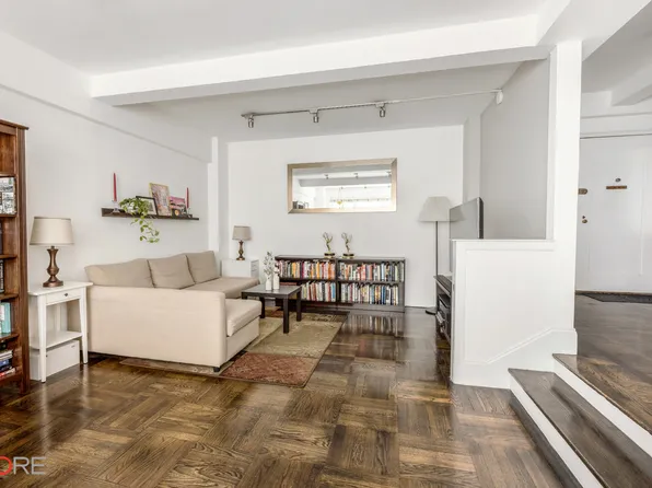 20 East 35th Street image 2 of 12