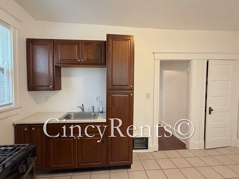 4027 Edwards Rd #4 — Photo 5