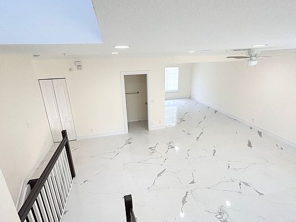 3rd image of 1001 N Federal Hwy APT 10