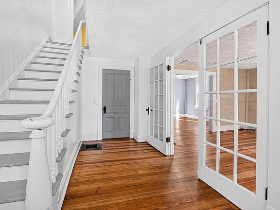5th image of 620 W Mansion St
