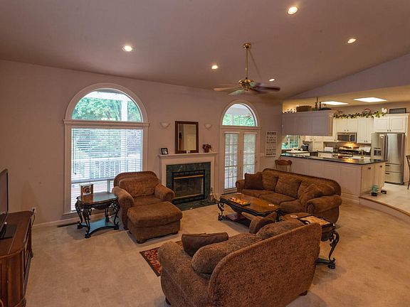 4th image of 3787 Greenhaven Ln