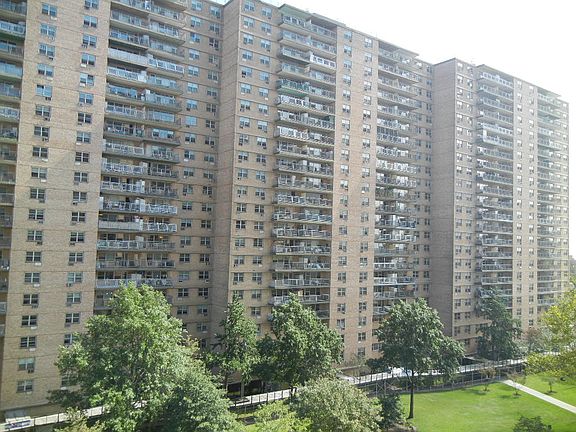 2nd image of 2925 W 5th St APT 4C