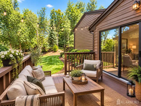 251 Sayre Dr, Princeton, NJ 08540