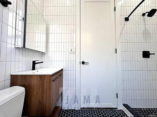 Rented by Zjama Realty Corp | media 11