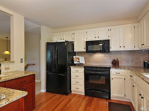 5th image of 10911 158th Ct NE
